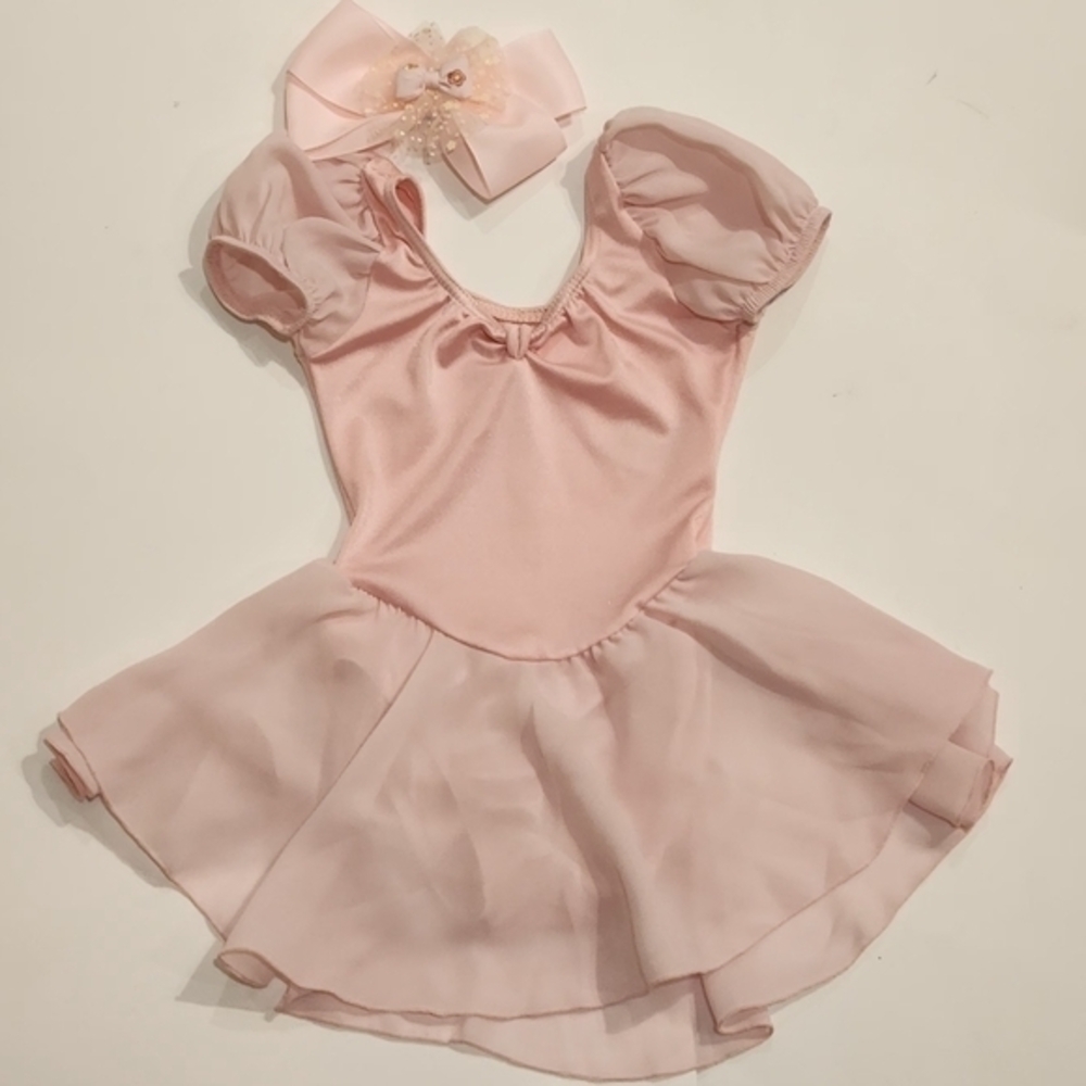 Capezio Classic Short Sleeve Leotard with Skirt and Hair BowPink‎ XSmall